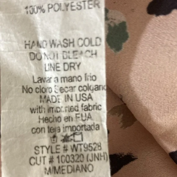 GeeGee Top/Blouse Women Size M Light Pink Comfort Relax Fit Tie Front V Neck - Picture 8 of 9